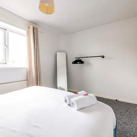 Temple Wall - Families, Contractors - Free Parking By Prescott Apartments بيت للعطل بريستول