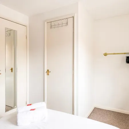 Temple Wall - Families, Contractors - Free Parking By Prescott Apartments بيت للعطل *